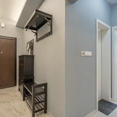 The Right Choice 12 *