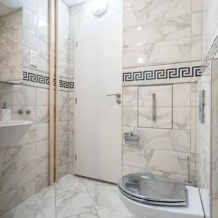 The Right Choice 12 *